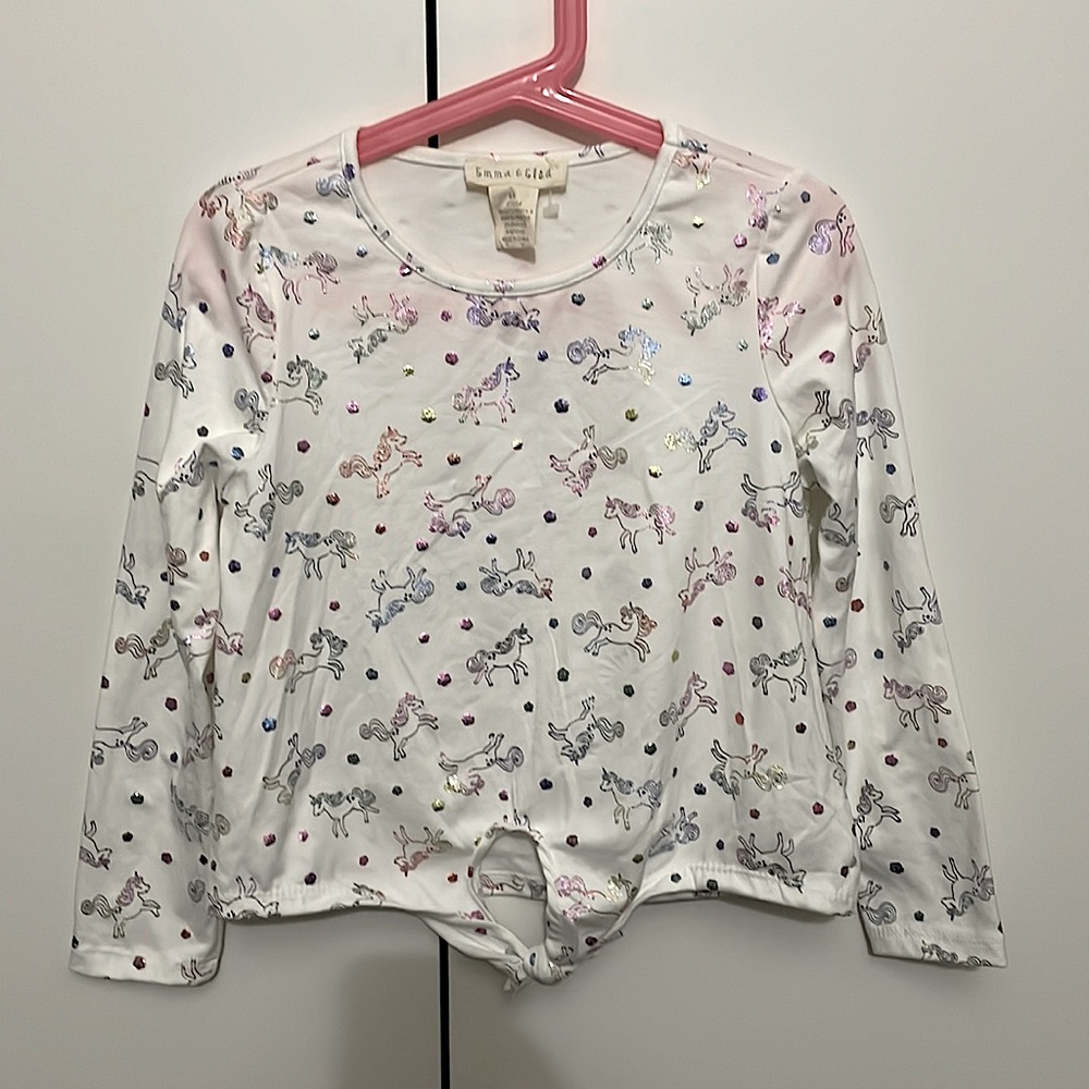 ⭐️ 5/ $20. NOWT Beautiful white with unicorns long sleeve shirt